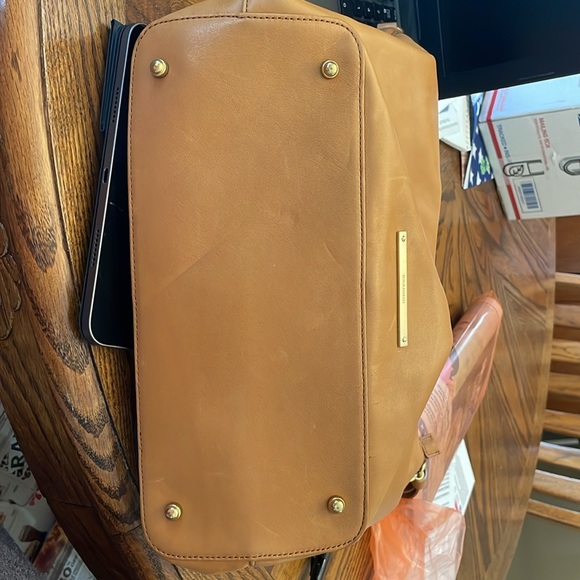 Brahmin smooth shoulder bag med Taupe color excellent condition. - Picture 8 of 9